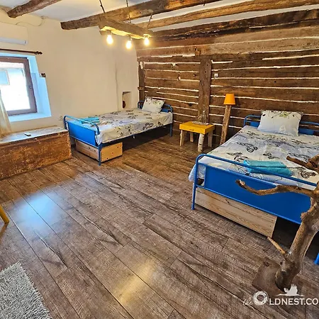 Guest house The Old Nest