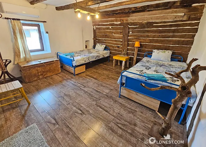 Guest house The Old Nest